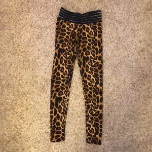 Cute Booty Leopard Leggings